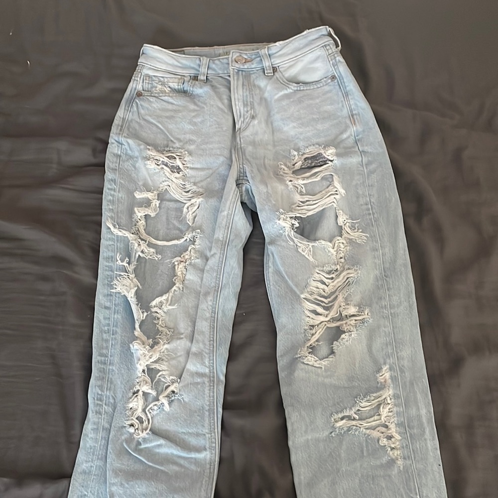 Light wash American eagle jeans